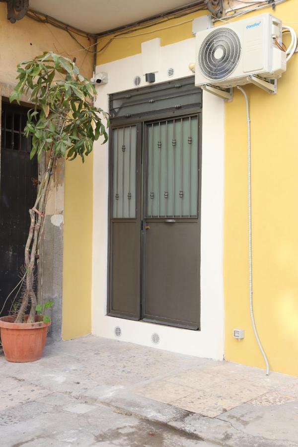 U Cuttigghiu Apartment คาตาเนีย ภายนอก รูปภาพ
