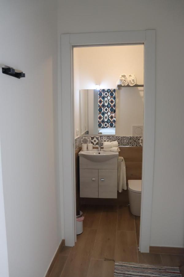 U Cuttigghiu Apartment คาตาเนีย ภายนอก รูปภาพ