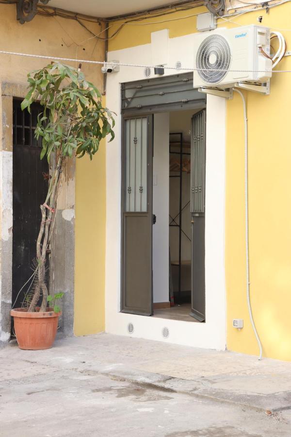 U Cuttigghiu Apartment คาตาเนีย ภายนอก รูปภาพ